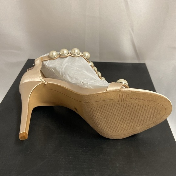 INC Raechelle T-Strap Pearl Embellished Heels Beige Satin Size 6 NIB - Picture 4 of 6